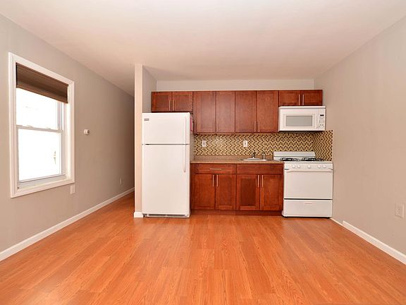 2nd image of 597 Midland Ave #4