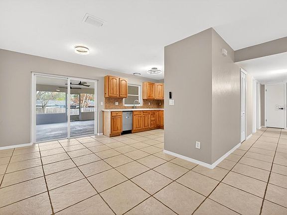 4th image of 157 Alhambra Ave