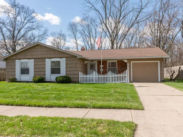 4915 Selkirk Dr, South Bend, IN 46614