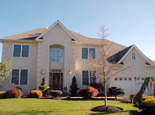 61 Sunflower Way, Huntingdon Valley, PA 19006