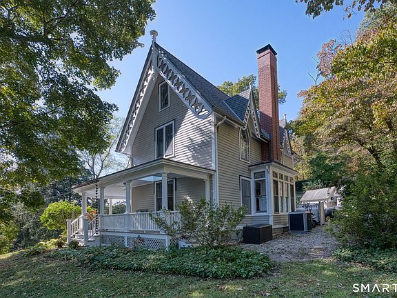 3rd image of 6 Pelton Hill