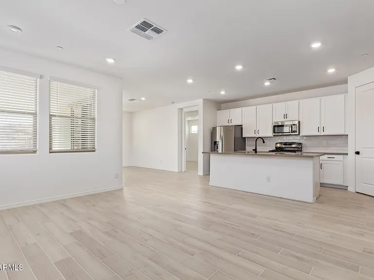 21301 W Roanoke Ave — Photo 13