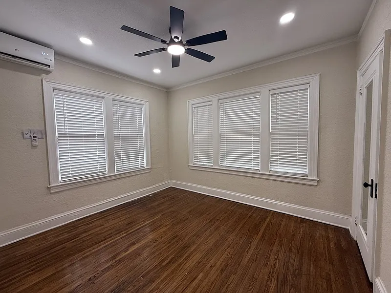 2738 Riverside Ave — Photo 2