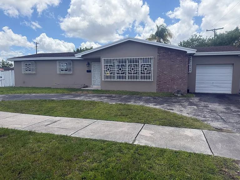 SW 98th Ct — Photo 1