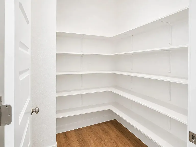 712 Pinnacle View Dr — Photo 8