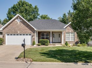 183 Roxbury Dr, O'Fallon, MO 63366