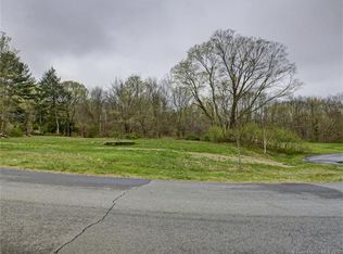 17 Godiva Ln, Coventry, CT 06238