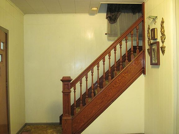 3rd image of 209 Hoffman Ave