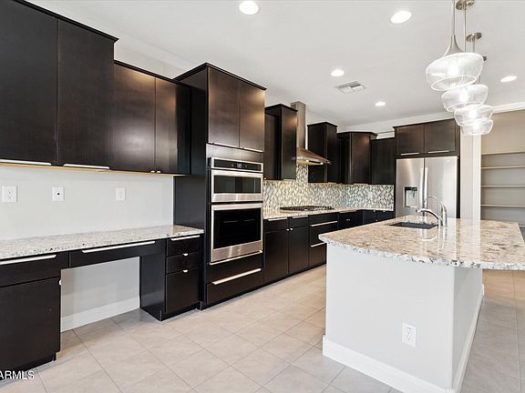 3rd image of 5766 W SARATOGA Court