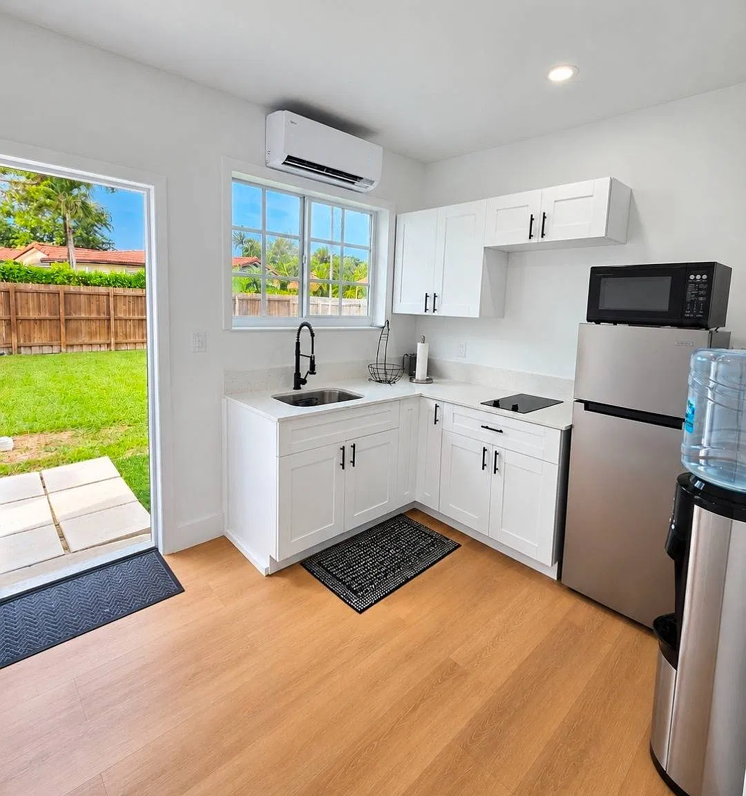 1 bed, 1.0 bath, 550 sqft, $1,600 — Photo 1