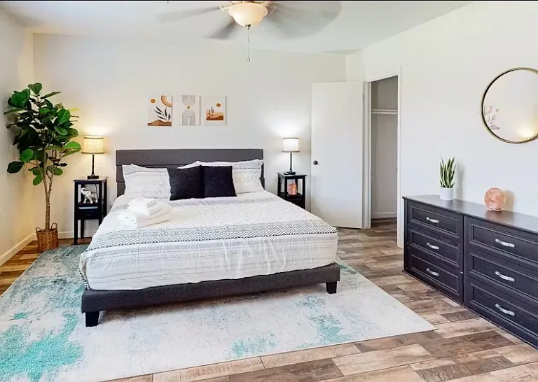 15 W Mission Ln — Photo 12