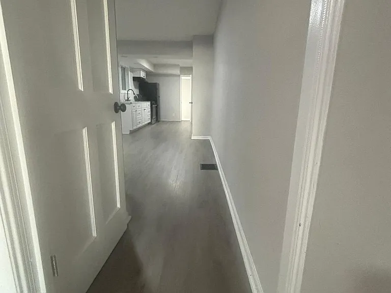 87 Vine St — Photo 8