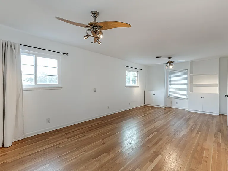555 Patricia Dr — Photo 26