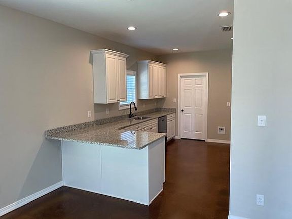 5th image of 33192 Stables Dr #B