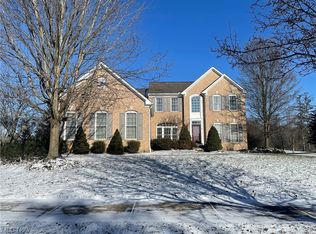 7201 Capilano Dr, Solon, OH 44139