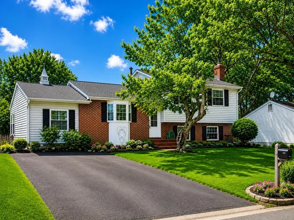 5083 Macnamara Dr, Fredericksburg, VA 22407