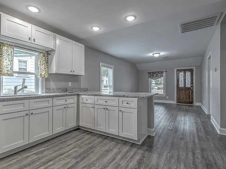 412 Orange St #1 — Photo 6