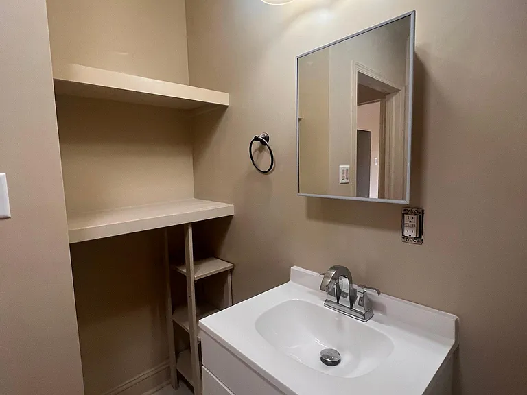 1542 N 15th St #5 — Photo 8