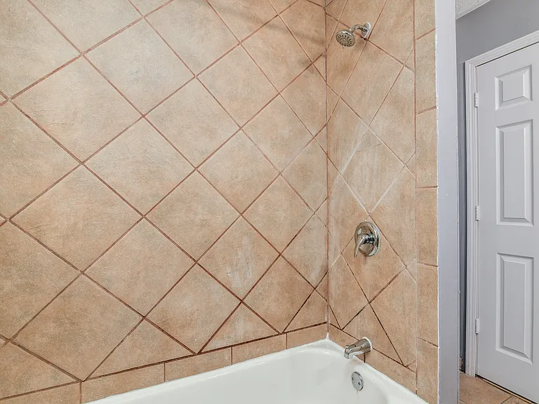 11262 Courville St — Photo 16
