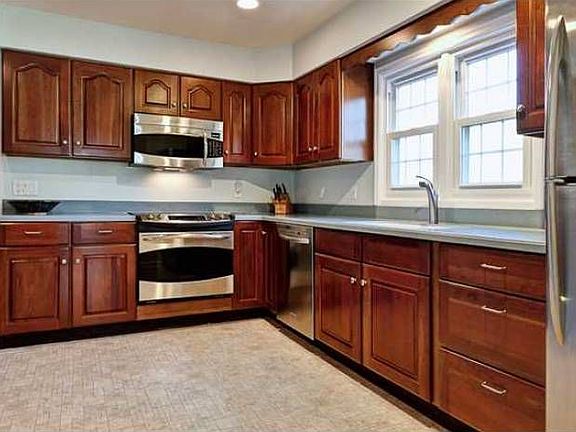 Cherry kitchen with new s