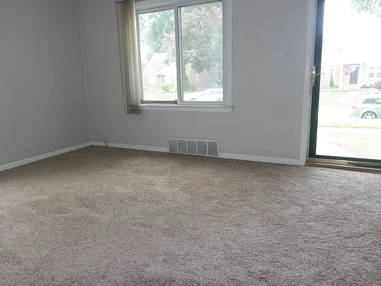 2930 N Connecticut Ave — Photo 5