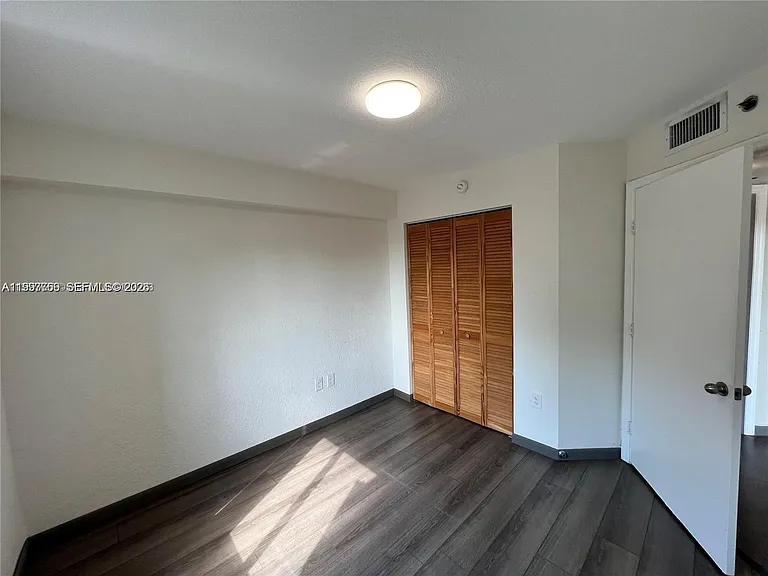 637 SW 3rd St #306 — Photo 14