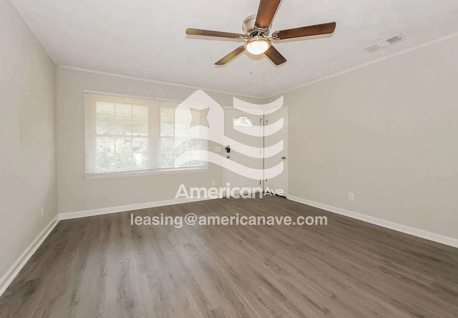 3 bed, 1.0 bath, 967 sqft, $1,149 — Photo 2