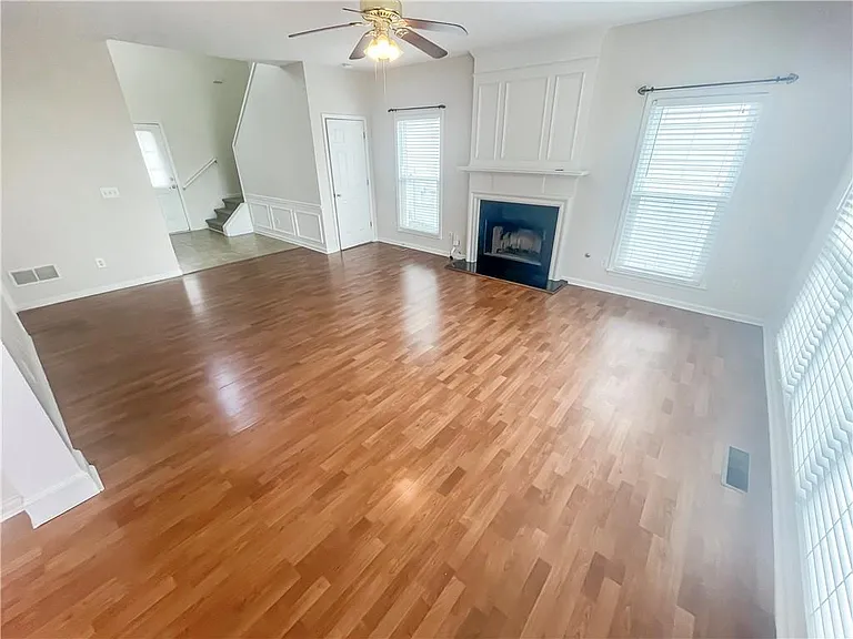 140 Calborne Ct — Photo 8