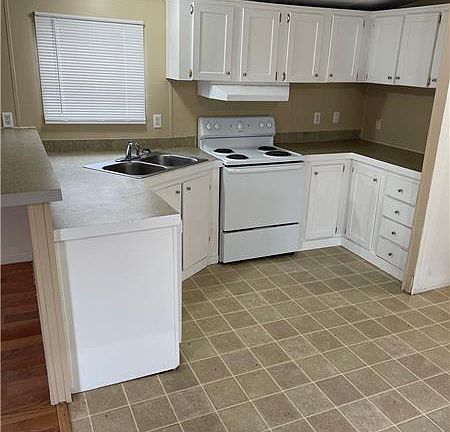 4th image of 128 Oxford Ln