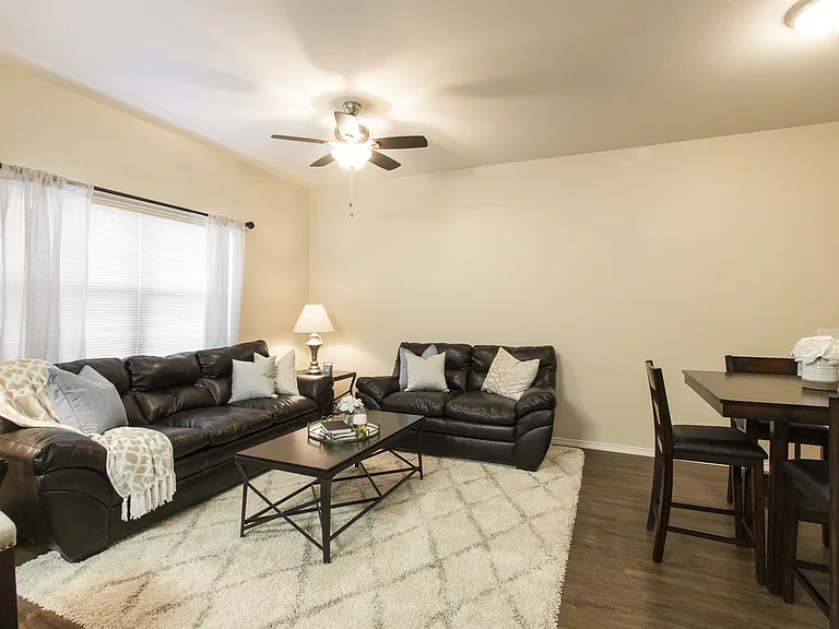 500 S Yarbrough Dr — Photo 10