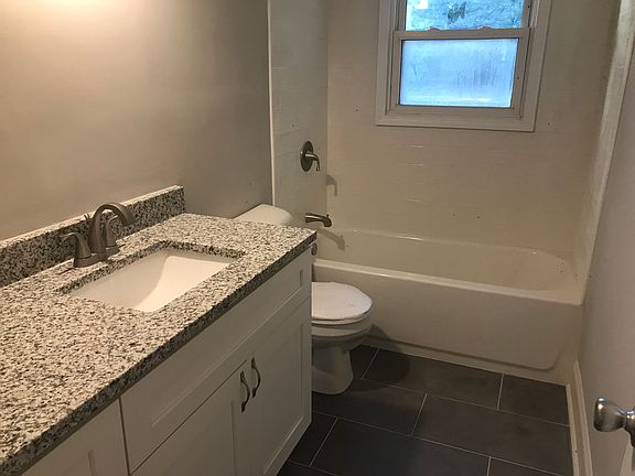 5th image of 223 Westerwood Dr