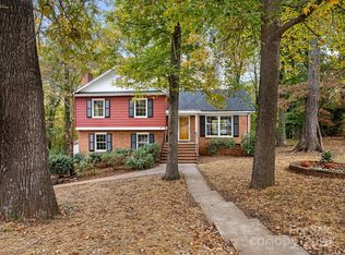 6815 Somersworth Dr, Charlotte, NC 28215
