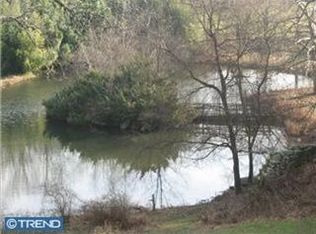 8 Spring Meadow Farm Ln, Malvern, PA 19355