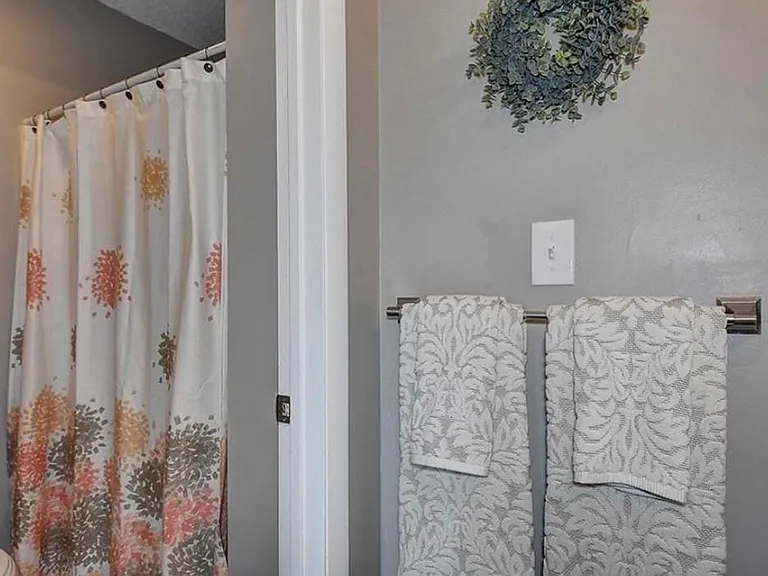 766 Quesnel Dr — Photo 17