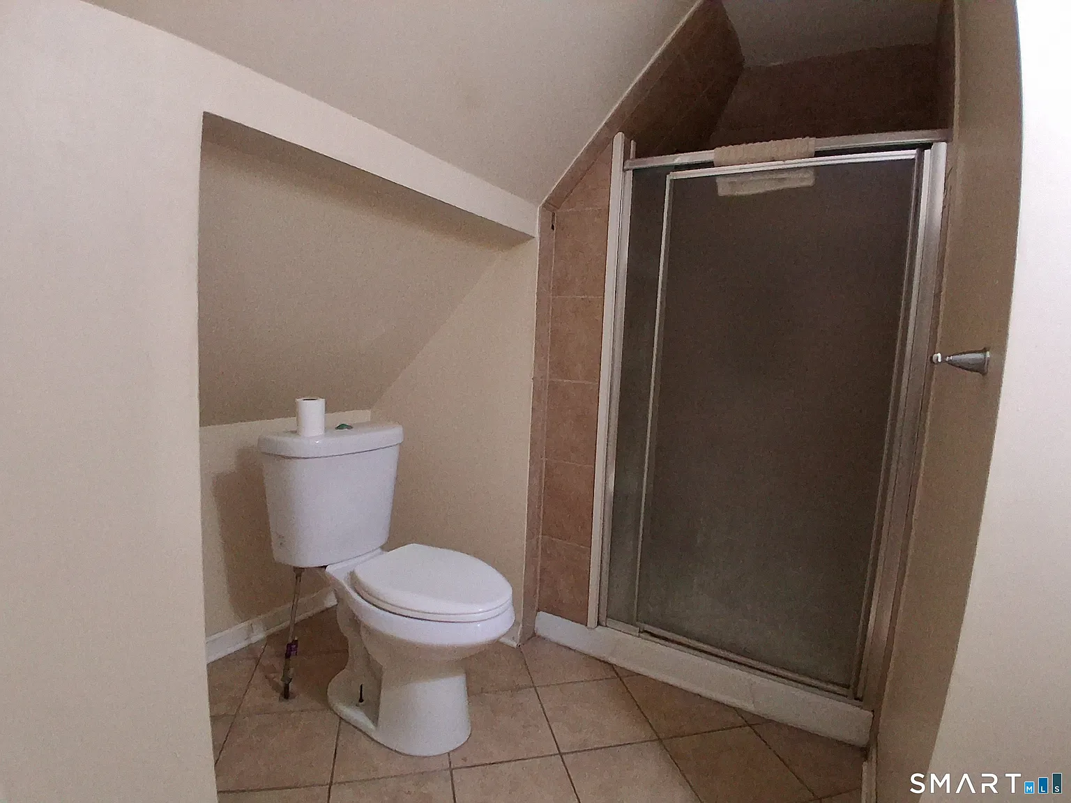 7 bed, 2.0 bath, 1800 sqft, $2,800 — Photo 4