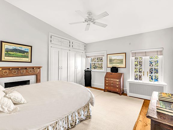 5th image of 11 E 9th St APT 4