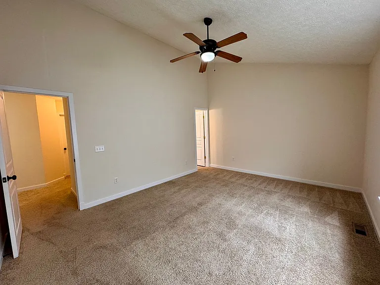 1255 Poets Ct — Photo 7