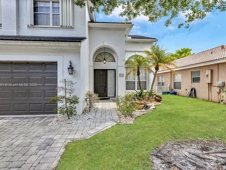 10766 Crescendo Cir #X — Photo 7