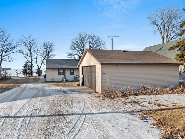 N9549 Bay Shore Ln, Luxemburg, WI 54217