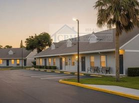 Stacy Townhomes - 5280 Stacy St West Palm Beach, FL 33417