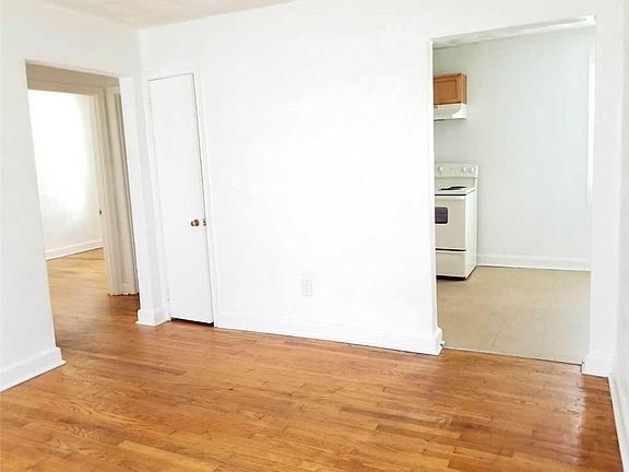 5th image of 811 E 30th St APT 5