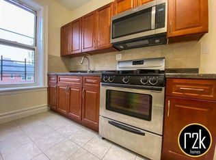 30-93 32nd St #3R, Astoria, NY 11102