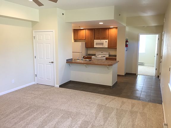 5th image of 919 Gibbon St #102