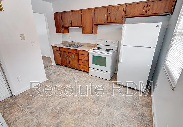 140 Wilson St — Photo 13