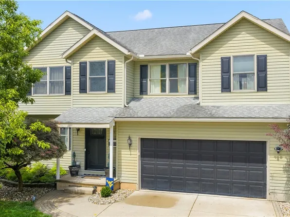 4611 8th Ave, Vienna, WV 26105