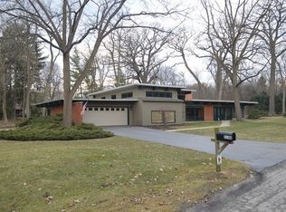 5140 Grove Rd, Palatine, IL 60067