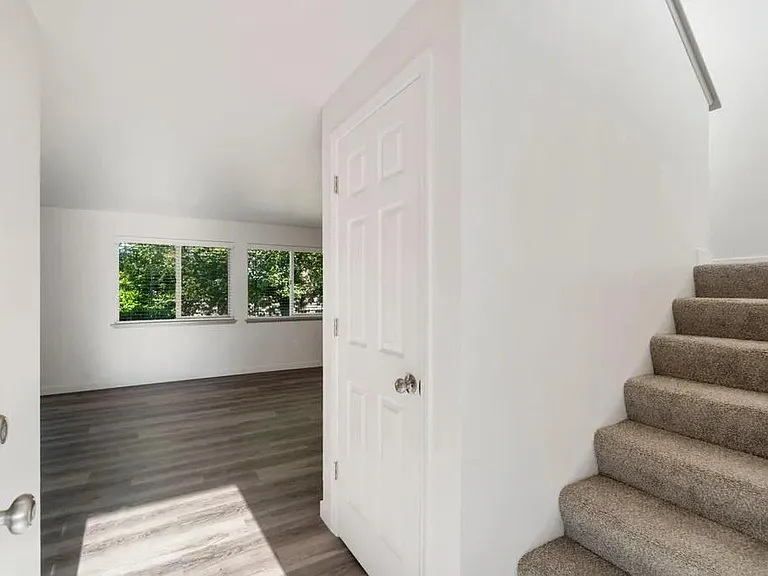 McKinley Court — Photo 7