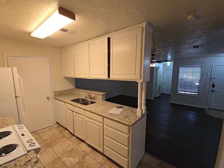 629 W Ridge Dr — Photo 5
