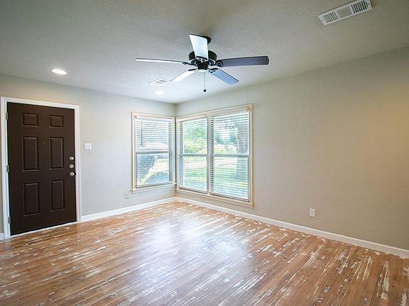 2nd image of 1509 Williams Dr