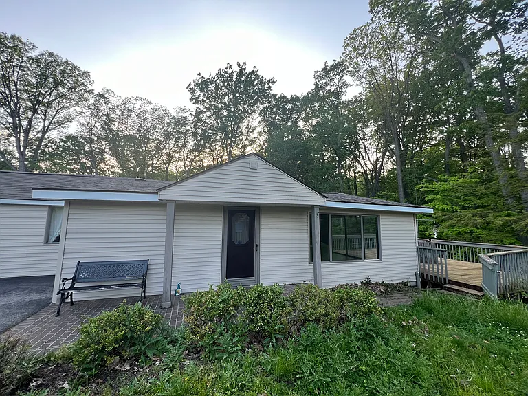 158 Richmond Rd — Photo 1